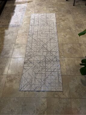 Modern Abstract Gray and White Runner Rug - Neutral Hallway Accent 70” x 23”